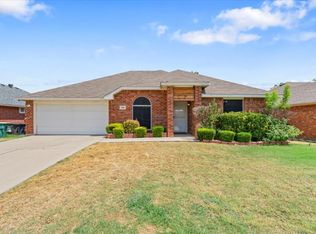 3748 Regency Cir, Fort Worth, TX 76137