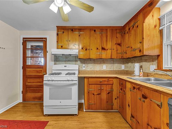 4th image of 1547 49th St NW