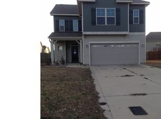 336 Derby Ln, Hope Mills, NC 28348