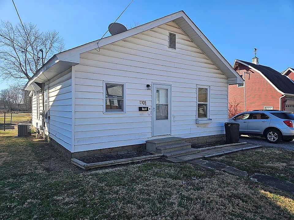 1st image of 1105 W White St