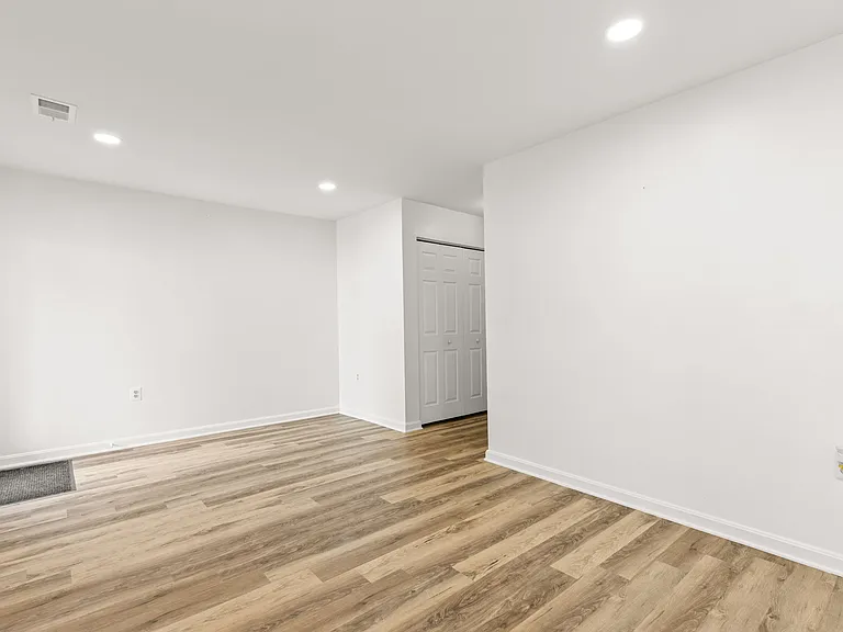 219 Frazer Dr — Photo 33
