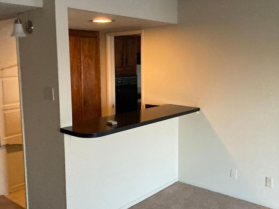 1st image of 445 S Los Robles Ave #302