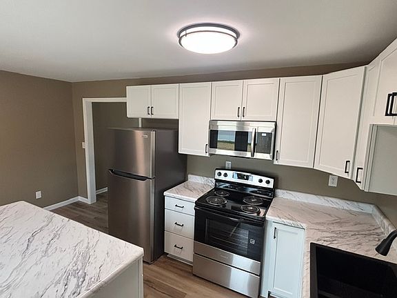 2nd image of 408 Woodcreek Dr