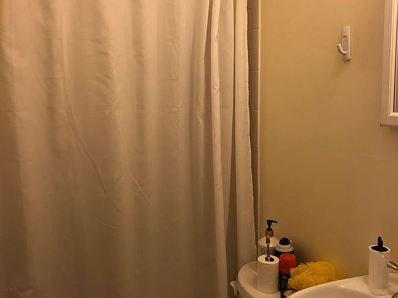 3rd image of 28 Phillips St APT 3