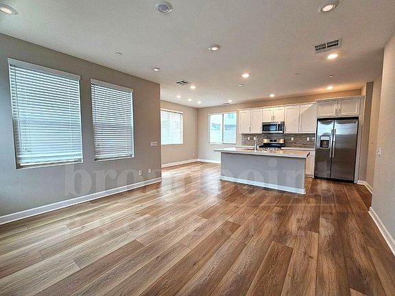 3rd image of 1660 Carol Lee Ln