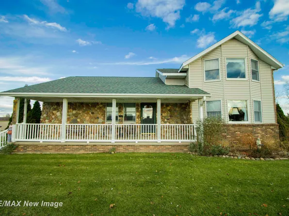 18451 Gasper Rd, Chesaning, MI 48616