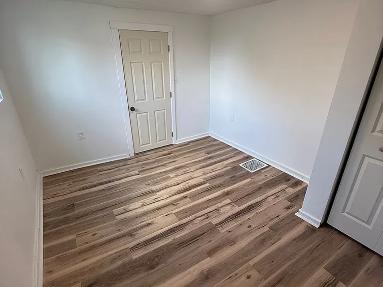 524 Short St — Photo 13