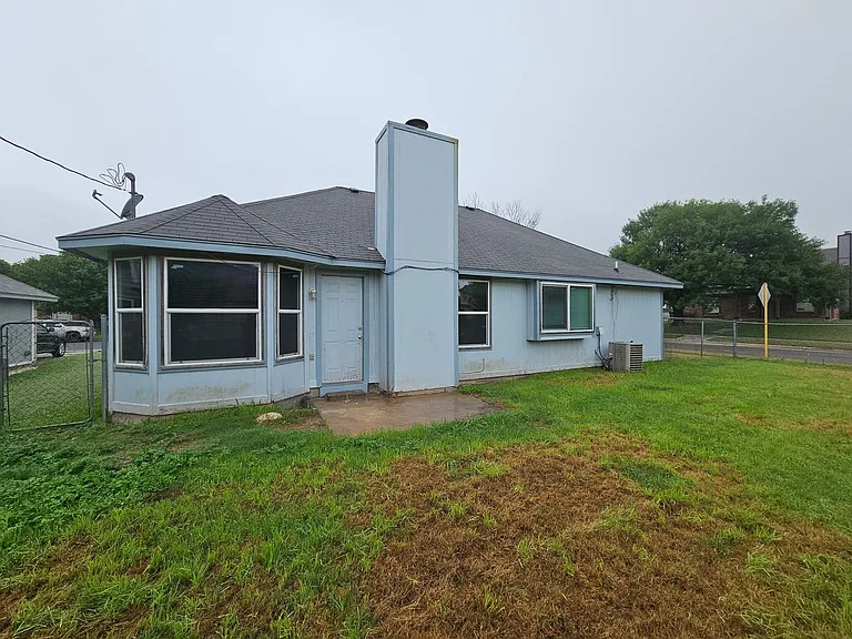 2606 Remington Dr — Photo 20