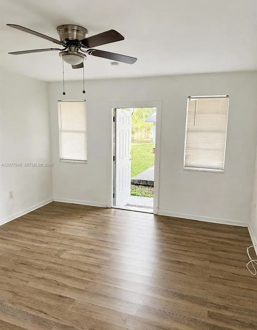 26615 SW 137th Ave — Photo 2