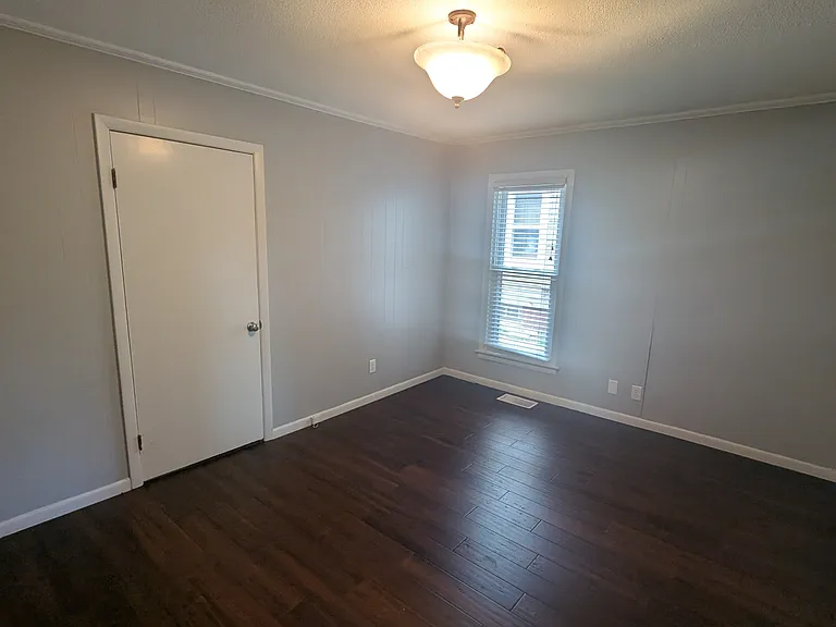 1411 Neosho St — Photo 10