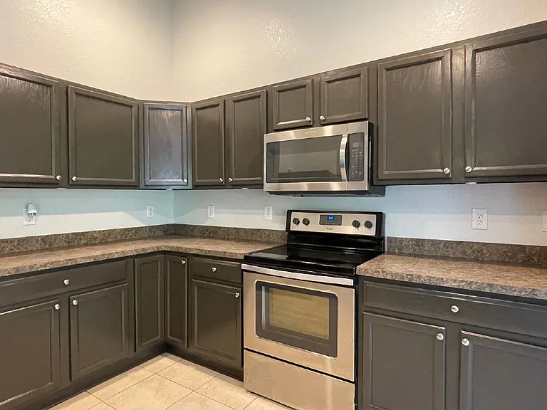 517 SW Paar Dr — Photo 9