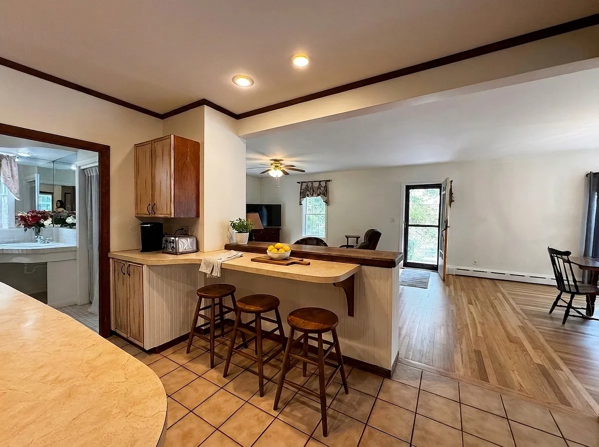 2 bed, $2,400 — Photo 2
