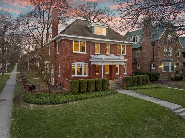 2331 East Newberry BOULEVARD, Milwaukee, WI 53211