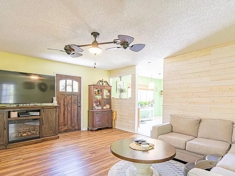 215 Fox Rd — Photo 6