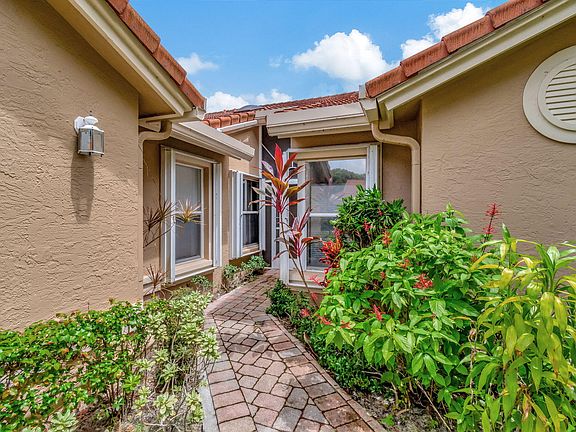 2nd image of 7832 Majestic Palm Drive #B