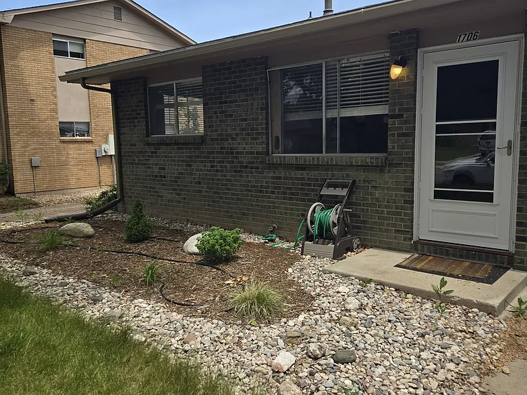 1706 Larch St #1 — Photo 1