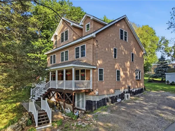 2446 Plainfield Pike, Johnston, RI 02919
