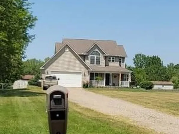 2267 Fawn Glen Cir, Lapeer, MI 48446