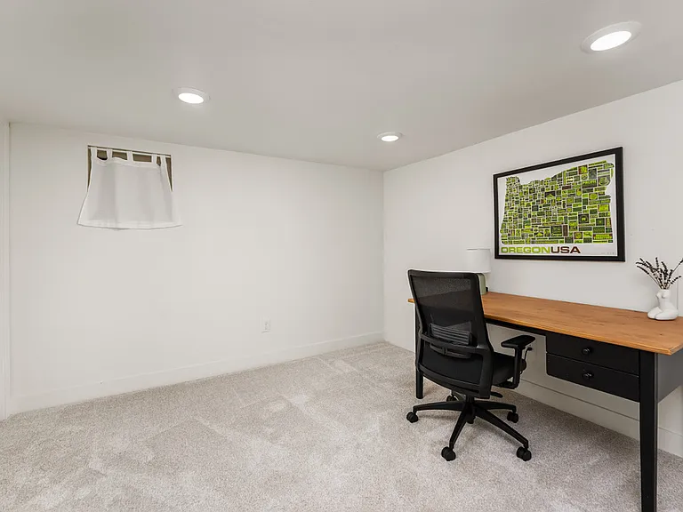 Large 2nd room can not be used as a bedroom due to egress