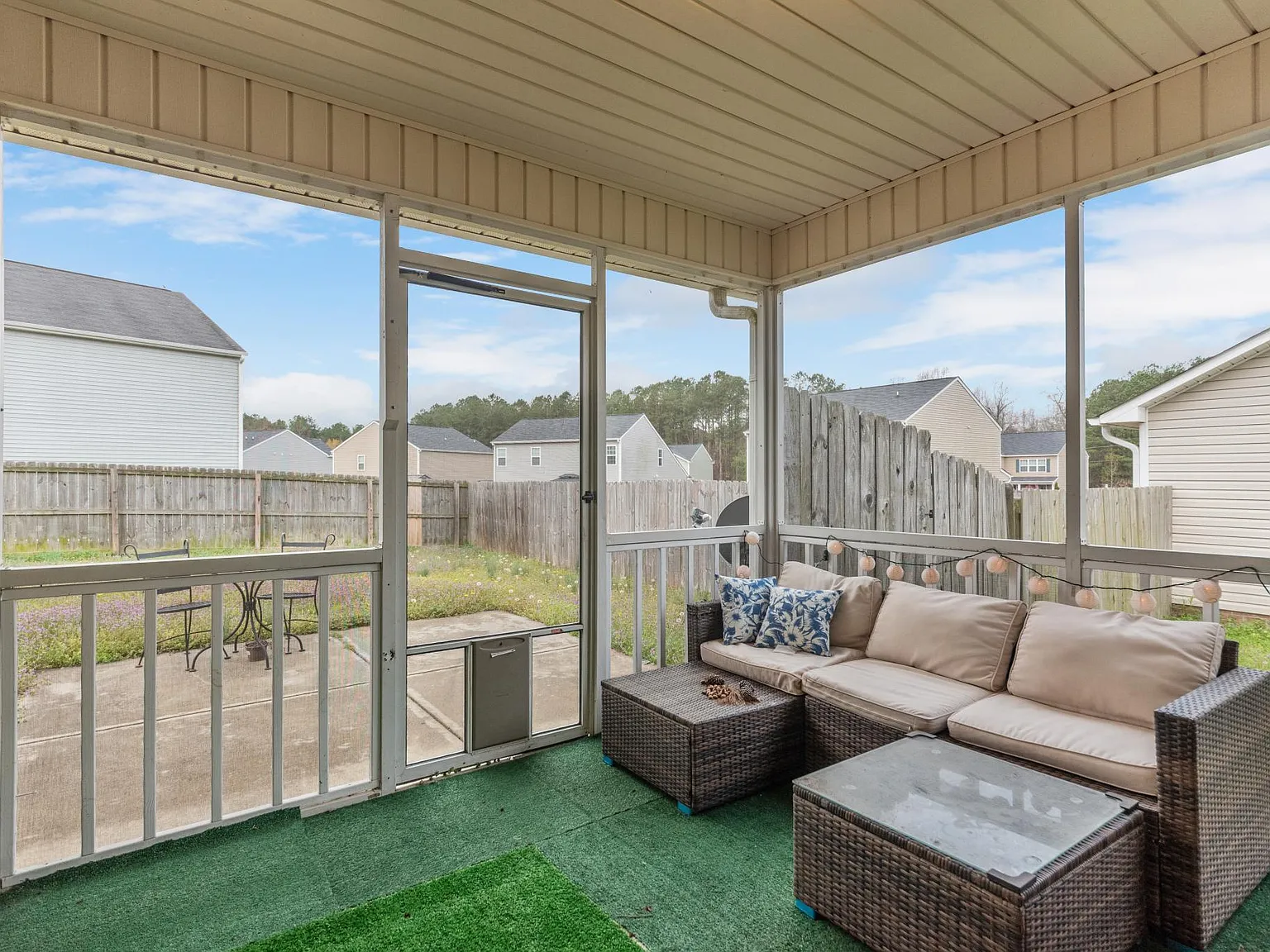 3 bed, 1700 sqft, $1,799 — Photo 4