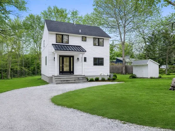 38 Milina Dr, East Hampton, NY 11937