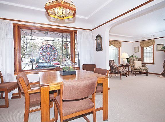 Formal Dining