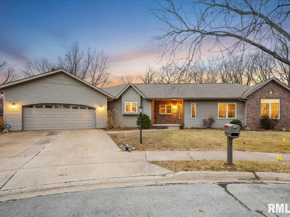 2811 N Rustic Ridge Dr, Peoria, IL 61604