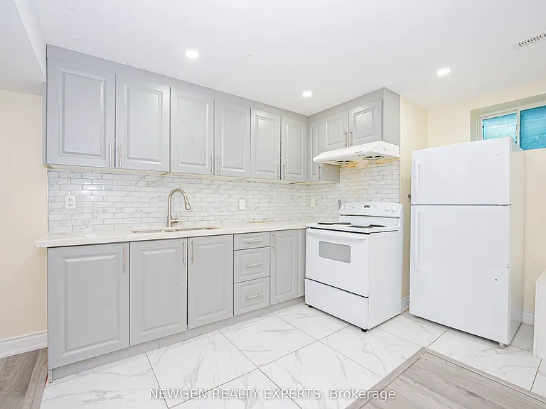 19 Boat St — Photo 12