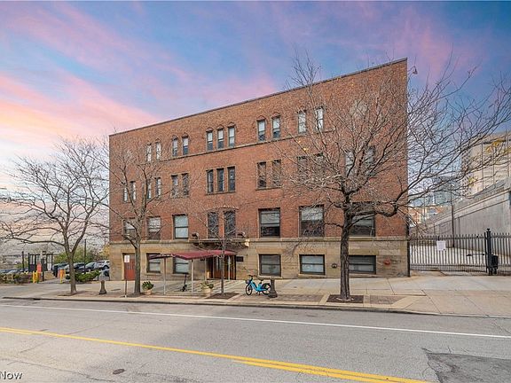 2nd image of 1133 W 9th St APT 210