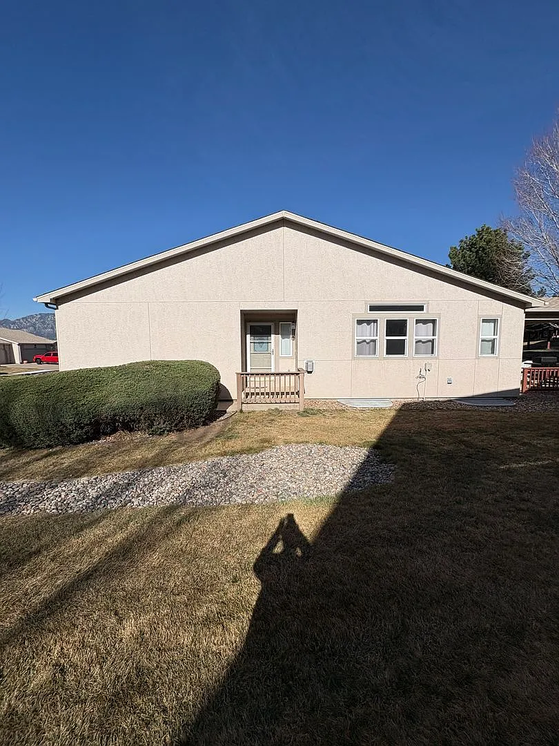 4 Bedroom 3.5 Bath in Widefield — Photo 4