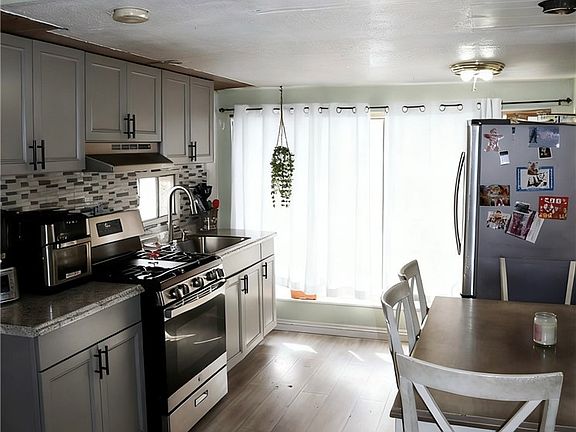 4th image of 1512 E 5th St Space 70