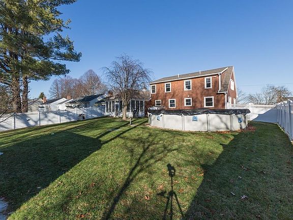 3rd image of 40 Farley Ave