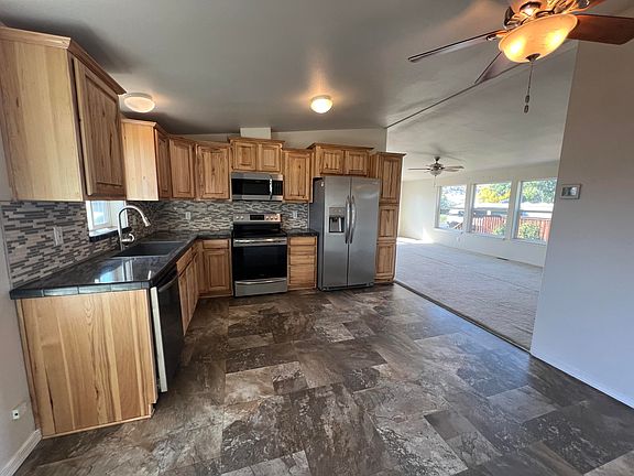 4th image of 941 NW Cains Rd