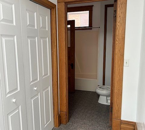 4th image of 114 W South St