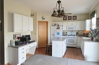 4th image of 1594 Farmside Ln