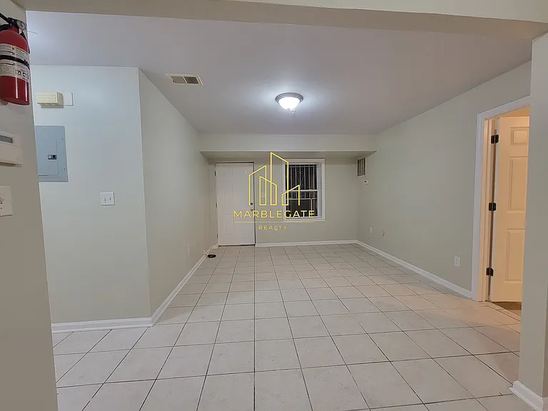 132 Fabyan Pl #11 — Photo 2
