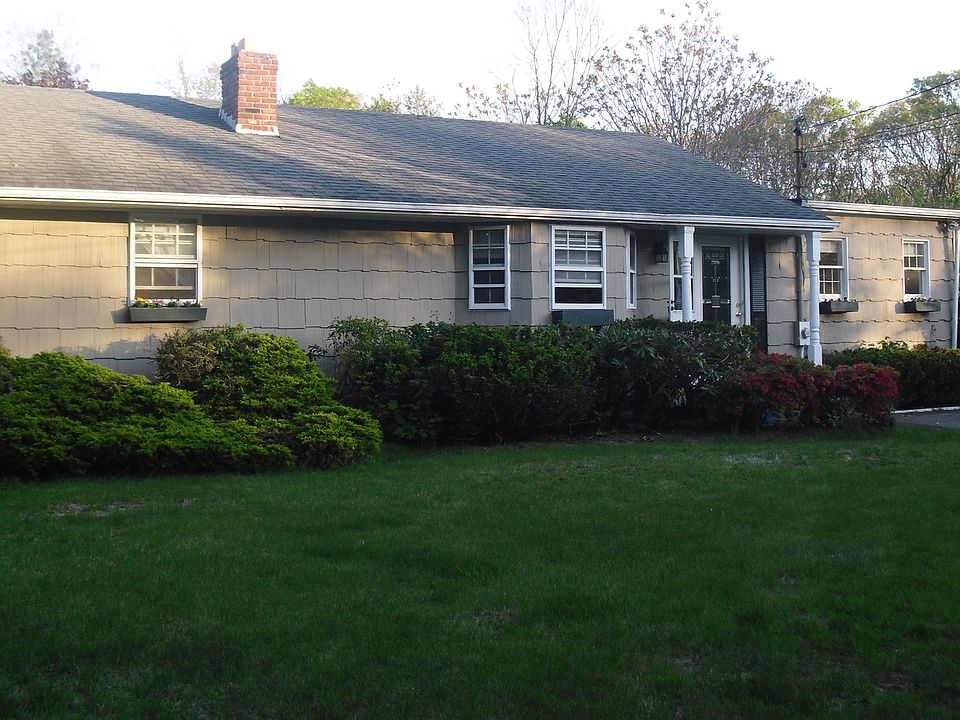2nd image of 513 Montauk Hwy