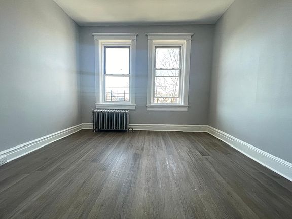 5th image of 104 Romaine Ave #6D