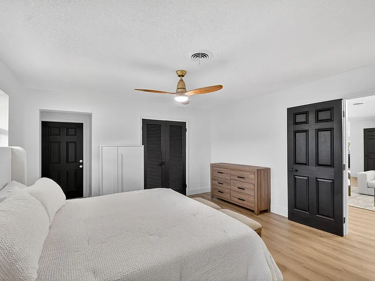 1221 Singer Dr — Photo 15
