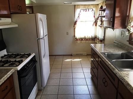 3rd image of 3323 Chateau Ln