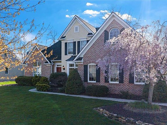 3rd image of 4423 Loraine Ln