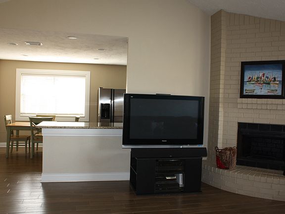 3rd image of 1705 Lanier Dr