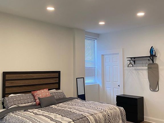4th image of 2501 E Somerset St #1A