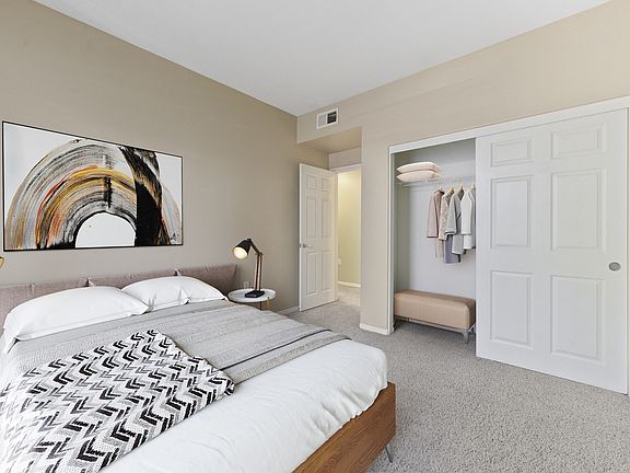 5th image of 524 N Central Ave #5205
