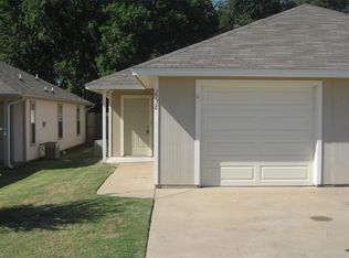 2738 James Rd, Granbury, TX 76049