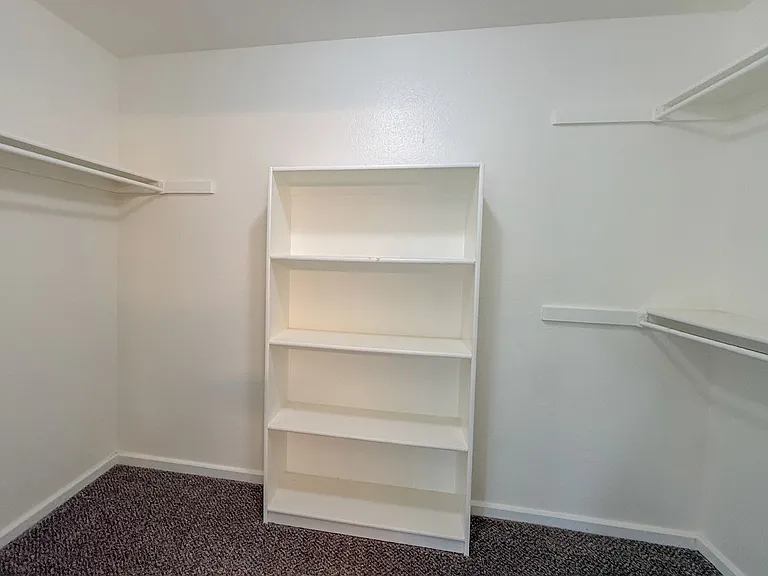 12021 Hawthorne Ln — Photo 27