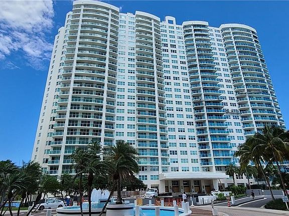 2nd image of 20201 E Country Club Dr APT 2303