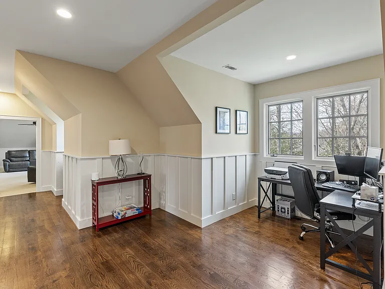 115 Falls Ct W — Photo 14