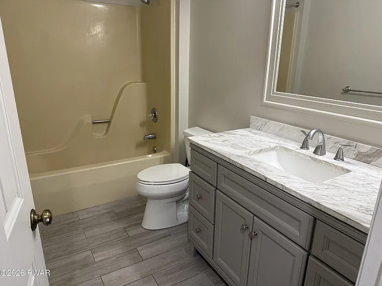 4024 Rivercrest Ct — Photo 8