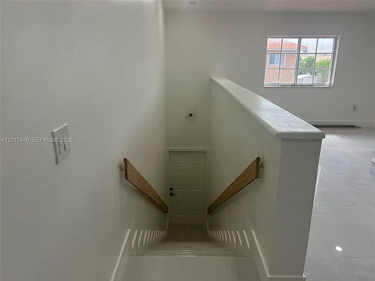2425 W 76th St #207 — Photo 3